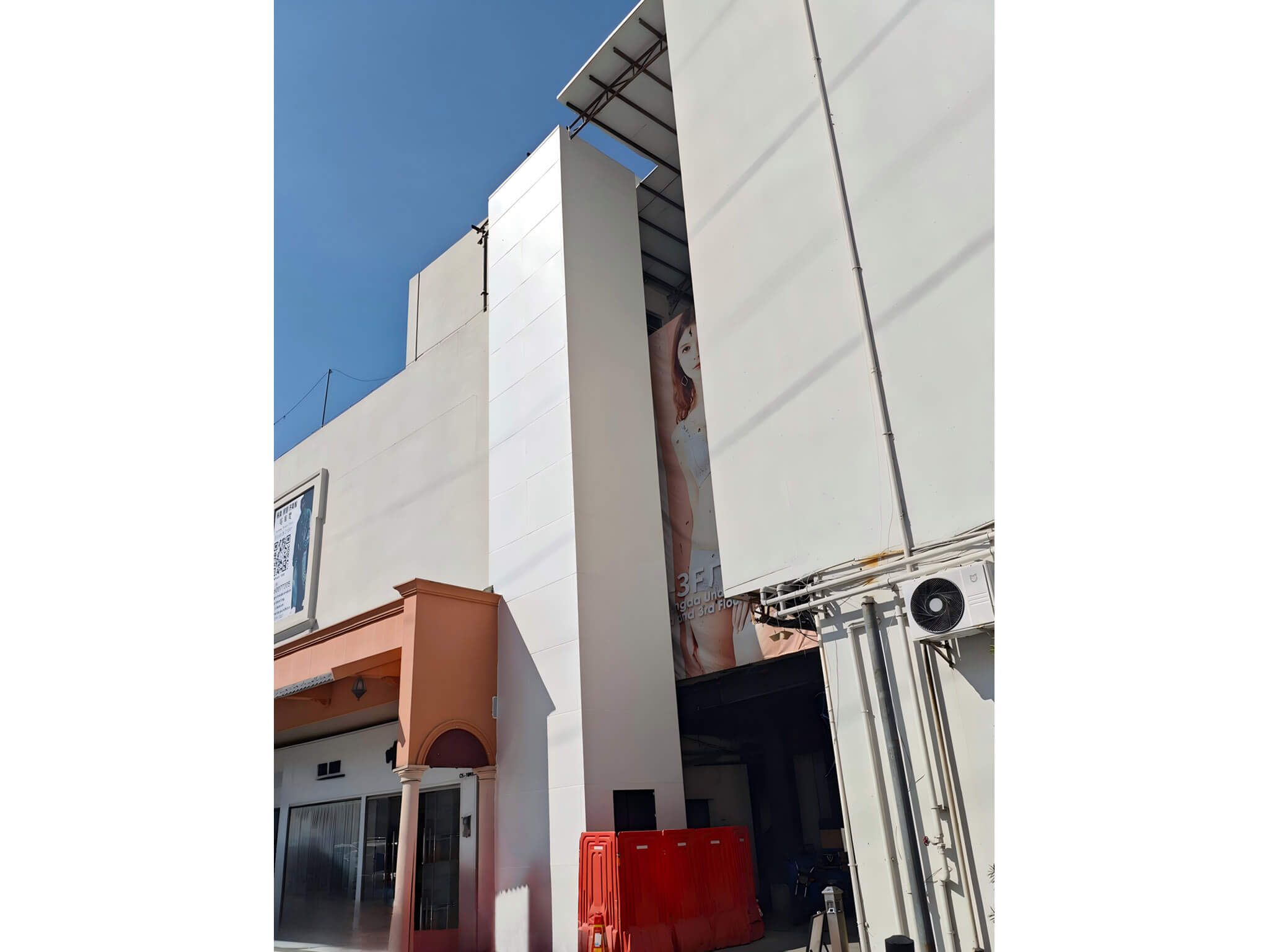 广大皮具城客梯井道工程